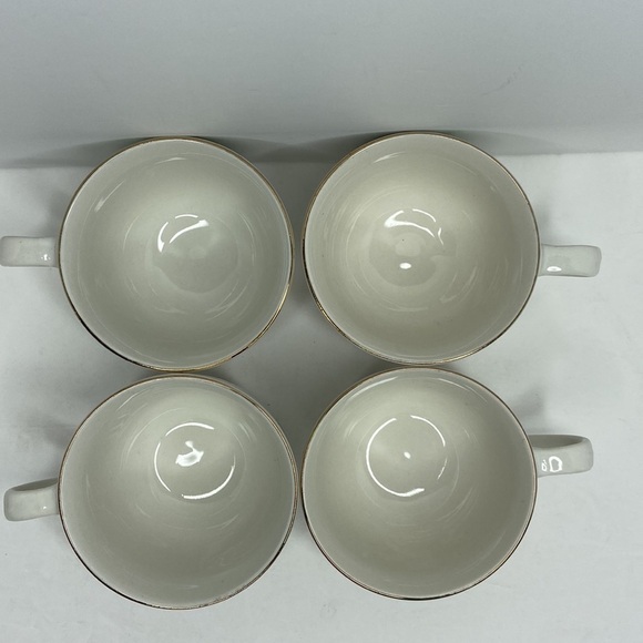 GIBSON Porcelain Christmas Holly Berry 4 PC Cup Set - Picture 2 of 7